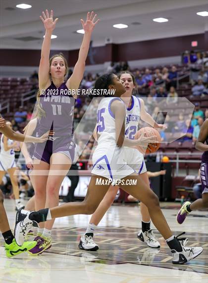 Thumbnail 2 in Frankston vs. LaPoynor (UIL 2A Regional Semifinal Playoff) photogallery.