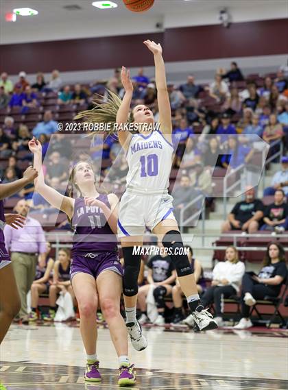 Thumbnail 1 in Frankston vs. LaPoynor (UIL 2A Regional Semifinal Playoff) photogallery.