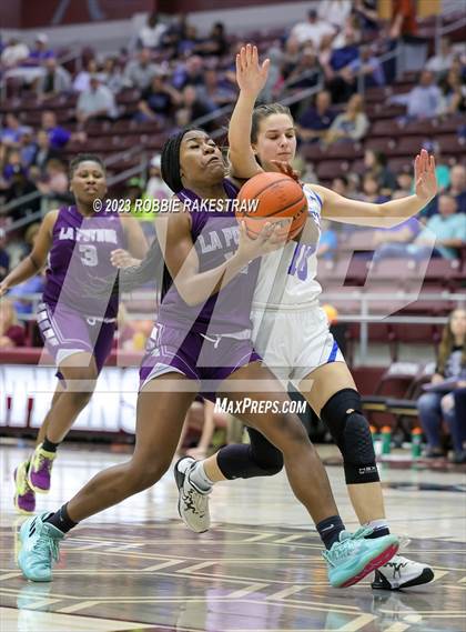 Thumbnail 3 in Frankston vs. LaPoynor (UIL 2A Regional Semifinal Playoff) photogallery.