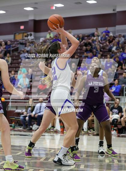 Thumbnail 1 in Frankston vs. LaPoynor (UIL 2A Regional Semifinal Playoff) photogallery.