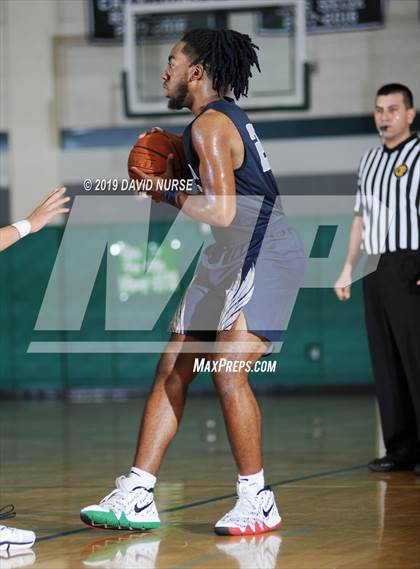 Thumbnail 3 in Providence v Silverado  (CIF Regional Semifinal) photogallery.