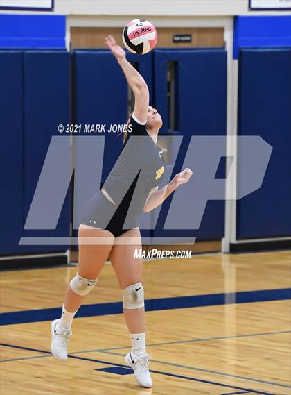 Thumbnail 2 in Glendale Prep Academy vs. Glendale Prep Academy (JV) photogallery.