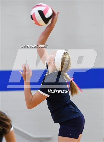 Thumbnail 3 in Glendale Prep Academy vs. Glendale Prep Academy (JV) photogallery.