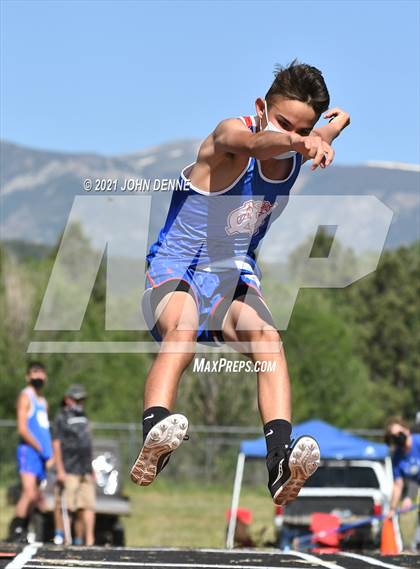 Thumbnail 1 in NMAA 2A District 5 Championships photogallery.