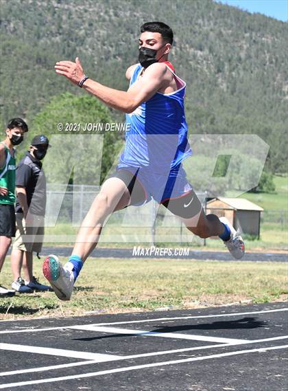 Thumbnail 3 in NMAA 2A District 5 Championships photogallery.