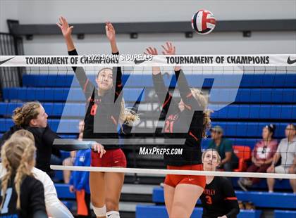 Thumbnail 3 in St. Paul vs Buckley (Nike Tournament of Champions) photogallery.