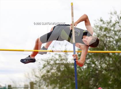 Thumbnail 1 in Devon Allen Invitational (Pole Vault) photogallery.