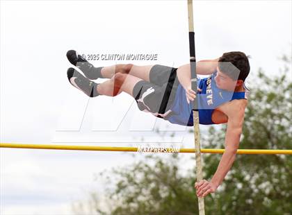 Thumbnail 2 in Devon Allen Invitational (Pole Vault) photogallery.