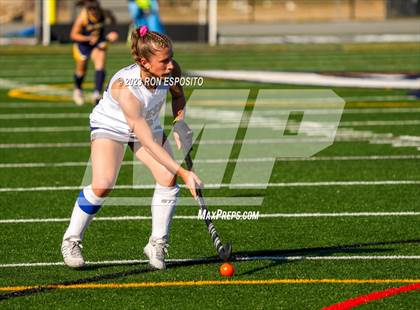Thumbnail 1 in Shoreham Wading River vs Eastport South Manor (NYSPHSAA Section XI Class B Final) photogallery.