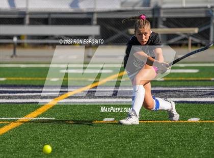 Thumbnail 1 in Shoreham Wading River vs Eastport South Manor (NYSPHSAA Section XI Class B Final) photogallery.