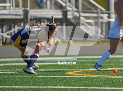 Thumbnail 2 in Shoreham Wading River vs Eastport South Manor (NYSPHSAA Section XI Class B Final) photogallery.