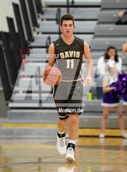 Thumbnail 2 in Lehi vs. Davis (Utah Elite 8 Tournament) photogallery.