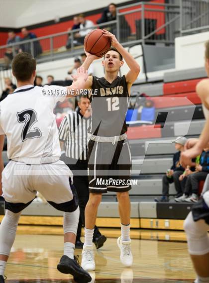 Thumbnail 2 in Lehi vs. Davis (Utah Elite 8 Tournament) photogallery.