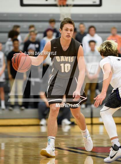 Thumbnail 3 in Lehi vs. Davis (Utah Elite 8 Tournament) photogallery.