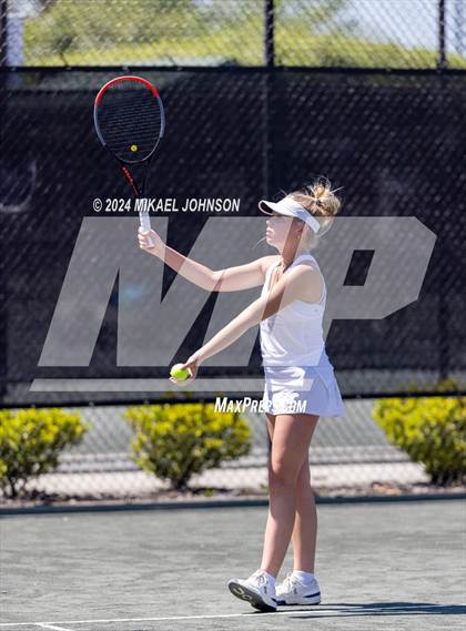 Thumbnail 1 in FHSAA 1A District 4 (Day 2) photogallery.