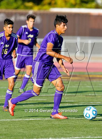 Thumbnail 3 in Weston Ranch vs. Livingston (CIF SJS D4 Final) photogallery.