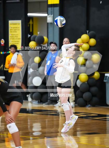 Thumbnail 3 in Dakota Ridge @ Green Mountain photogallery.