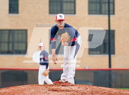Thumbnail 3 in West-Oak @ Greenville photogallery.