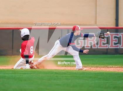 Thumbnail 3 in West-Oak @ Greenville photogallery.