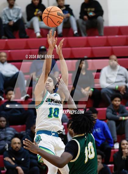 Thumbnail 3 in Grayson vs. Combine Academy National (Hard in the Paint) photogallery.