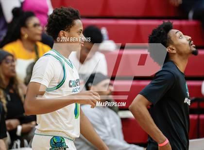 Thumbnail 3 in Grayson vs. Combine Academy National (Hard in the Paint) photogallery.