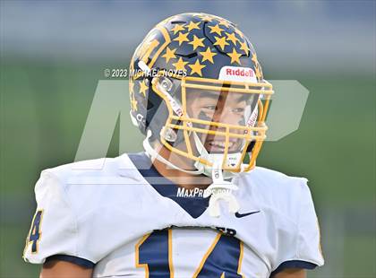 Thumbnail 2 in Archbishop Moeller @ St. Xavier (OHSAA Region 4 Regional Quarterfinal) photogallery.