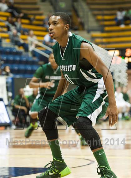 Thumbnail 2 in El Cerrito vs. Sacred Heart Cathedral (MaxPreps MLK Classic) photogallery.