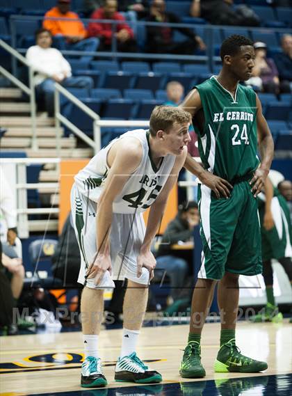 Thumbnail 1 in El Cerrito vs. Sacred Heart Cathedral (MaxPreps MLK Classic) photogallery.
