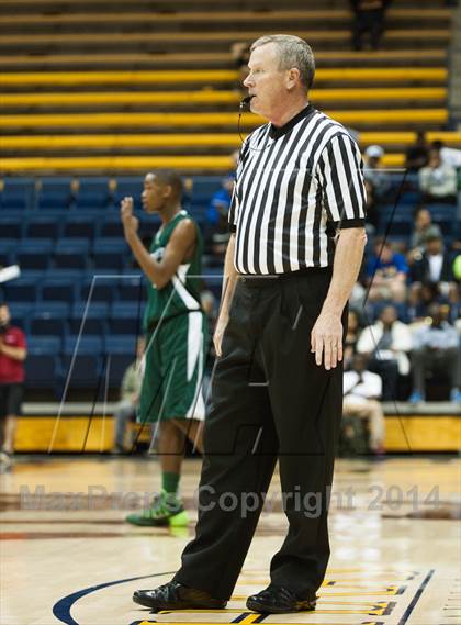 Thumbnail 2 in El Cerrito vs. Sacred Heart Cathedral (MaxPreps MLK Classic) photogallery.