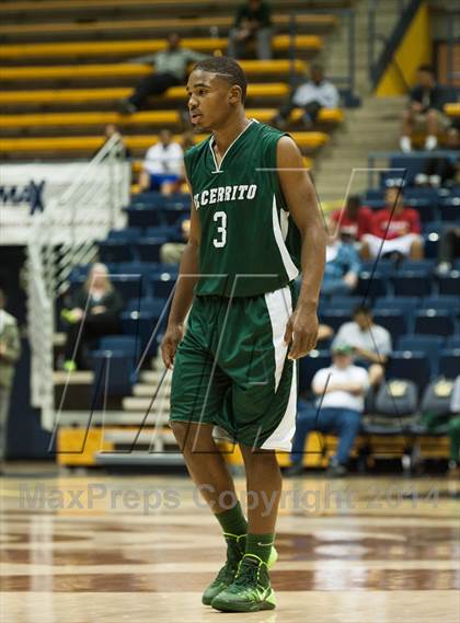 Thumbnail 3 in El Cerrito vs. Sacred Heart Cathedral (MaxPreps MLK Classic) photogallery.
