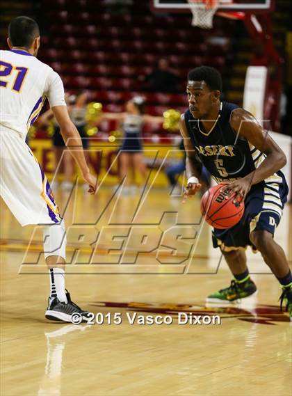 Thumbnail 2 in Desert Vista vs. Mesa (AIA Division 1 Quarterfinal) photogallery.