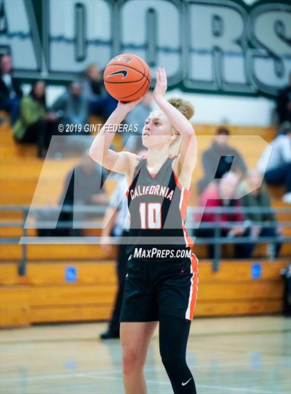 Thumbnail 1 in California vs. St. Mary's (Miramonte Showcase) photogallery.