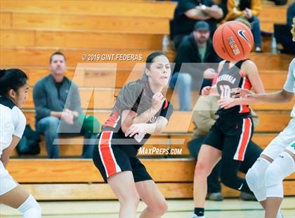 Thumbnail 2 in California vs. St. Mary's (Miramonte Showcase) photogallery.