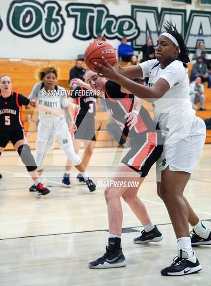 Thumbnail 3 in California vs. St. Mary's (Miramonte Showcase) photogallery.