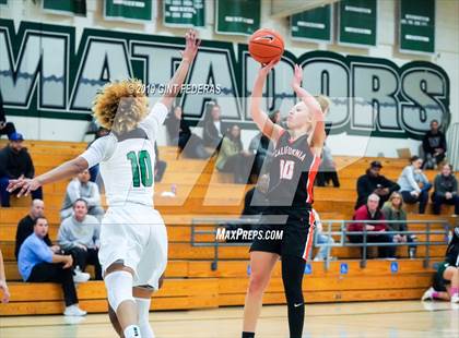 Thumbnail 3 in California vs. St. Mary's (Miramonte Showcase) photogallery.