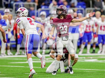 Thumbnail 2 in Flour Bluff vs. Gregory-Portland (UIL 5A D1 Regional Playoff) photogallery.