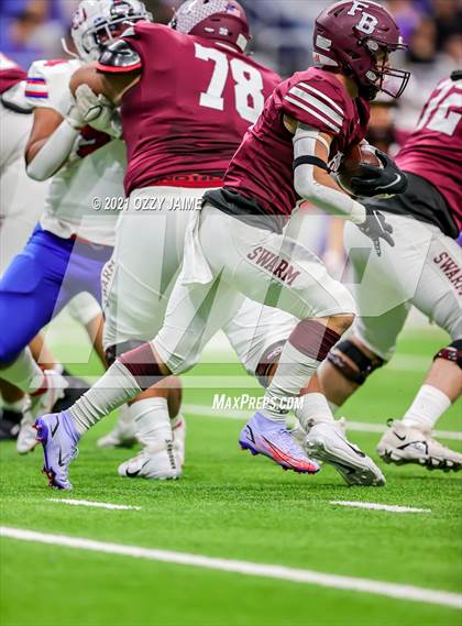 Thumbnail 3 in Flour Bluff vs. Gregory-Portland (UIL 5A D1 Regional Playoff) photogallery.