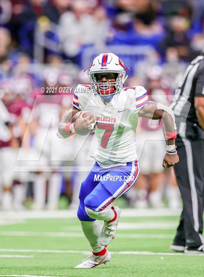 Thumbnail 3 in Flour Bluff vs. Gregory-Portland (UIL 5A D1 Regional Playoff) photogallery.