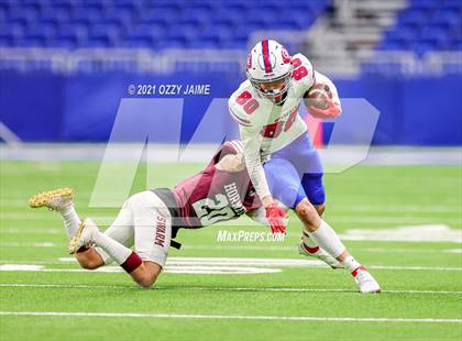 Thumbnail 3 in Flour Bluff vs. Gregory-Portland (UIL 5A D1 Regional Playoff) photogallery.