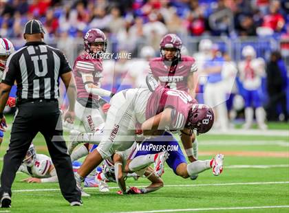 Thumbnail 2 in Flour Bluff vs. Gregory-Portland (UIL 5A D1 Regional Playoff) photogallery.