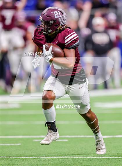 Thumbnail 2 in Flour Bluff vs. Gregory-Portland (UIL 5A D1 Regional Playoff) photogallery.