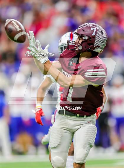 Thumbnail 1 in Flour Bluff vs. Gregory-Portland (UIL 5A D1 Regional Playoff) photogallery.