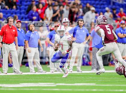 Thumbnail 2 in Flour Bluff vs. Gregory-Portland (UIL 5A D1 Regional Playoff) photogallery.