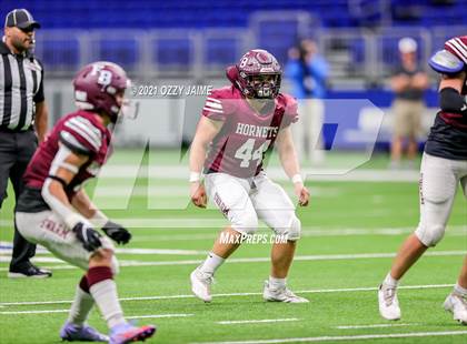 Thumbnail 2 in Flour Bluff vs. Gregory-Portland (UIL 5A D1 Regional Playoff) photogallery.