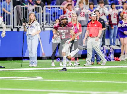 Thumbnail 3 in Flour Bluff vs. Gregory-Portland (UIL 5A D1 Regional Playoff) photogallery.
