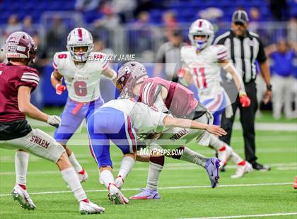 Thumbnail 2 in Flour Bluff vs. Gregory-Portland (UIL 5A D1 Regional Playoff) photogallery.