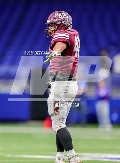 Thumbnail 2 in Flour Bluff vs. Gregory-Portland (UIL 5A D1 Regional Playoff) photogallery.