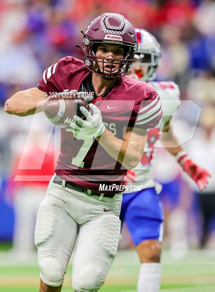 Thumbnail 3 in Flour Bluff vs. Gregory-Portland (UIL 5A D1 Regional Playoff) photogallery.