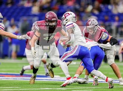 Thumbnail 3 in Flour Bluff vs. Gregory-Portland (UIL 5A D1 Regional Playoff) photogallery.
