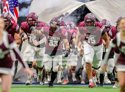 Thumbnail 1 in Flour Bluff vs. Gregory-Portland (UIL 5A D1 Regional Playoff) photogallery.